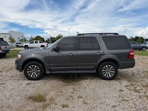 Used 2016 Ford Expedition XLT w/ Equipment Group 202A RWD image 3
