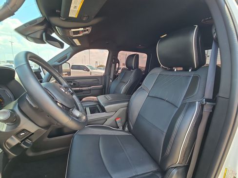 Used 2025 RAM 2500 Limited AWD/4WD image 17