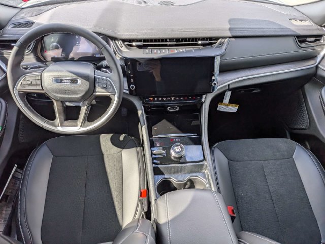 New 2027 Jeep Grand Cherokee Altitude AWD/4WD image 18