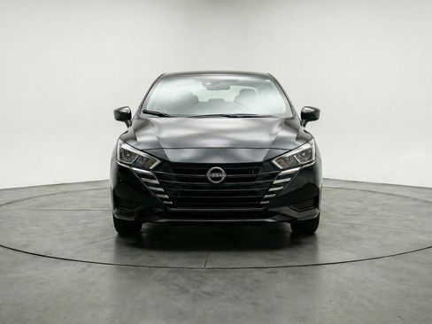 Used 2025 Nissan Versa SV image 2