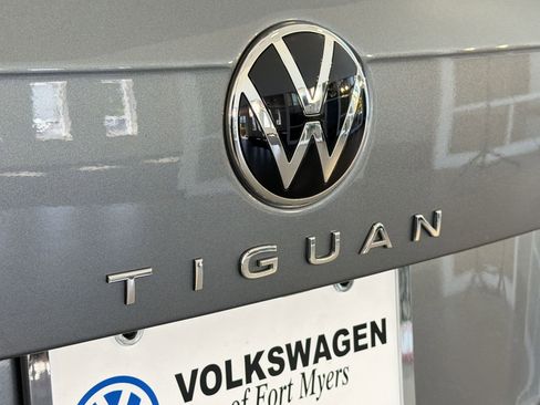 Used 2023 Volkswagen Tiguan SE R-Line image 34