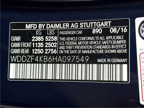 Used 2017 Mercedes-Benz E 300 4MATIC image 25