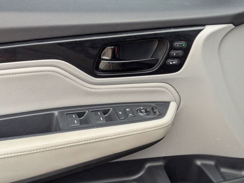 Used 2021 Honda Odyssey Touring image 12