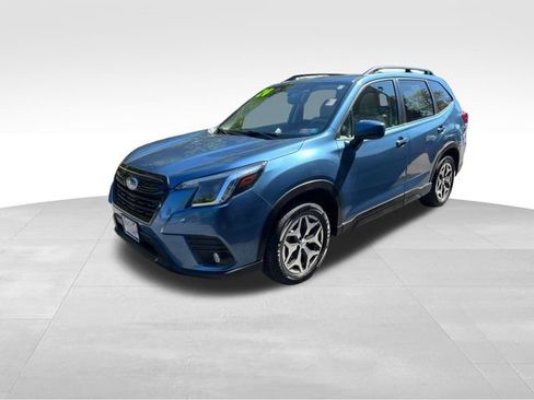 Used 2024 Subaru Forester Premium AWD/4WD image 3