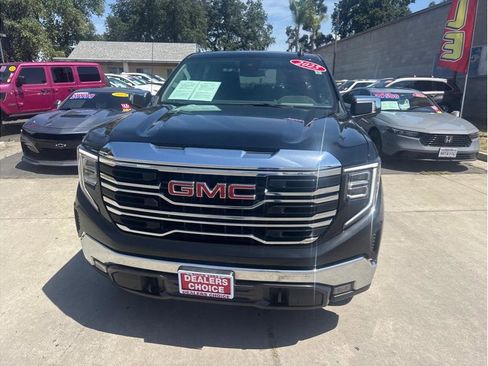 Used 2025 GMC Sierra 1500 SLT AWD/4WD image 2