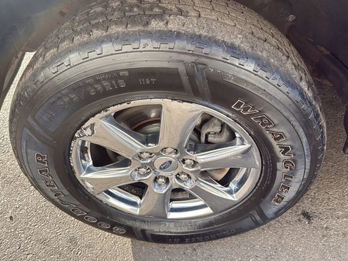 Used 2018 Ford F150 XLT w/ Equipment Group 302A Luxury image 9