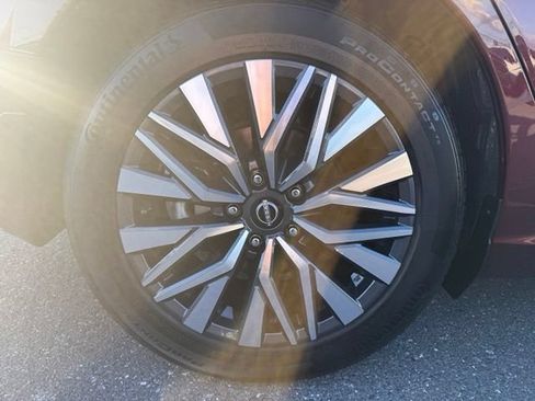 Used 2024 Nissan Altima 2.5 SV w/ SV Premium Package FWD image 29