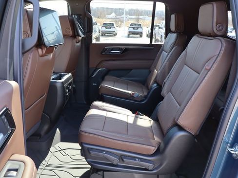 New 2026 Chevrolet Suburban High Country image 43