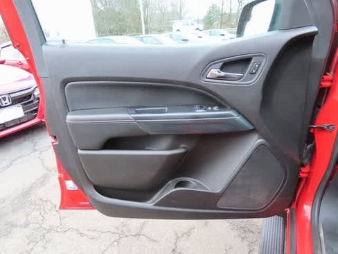 Used 2016 GMC Canyon SLE w/ All Terrain Package image 14