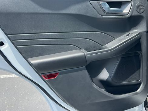 New 2025 Ford Escape SE w/ PHEV Premium Package FWD image 38
