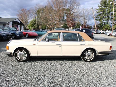 Used 1991 Rolls-Royce Silver Spur II image 20