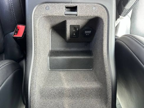 Certified 2017 Porsche Cayenne AWD/4WD image 31