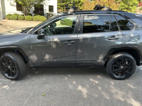 Used 2022 Toyota RAV4 XSE AWD/4WD image 7