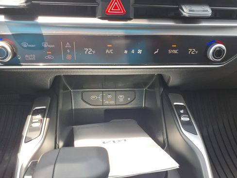 New 2026 Kia Sorento S FWD image 16