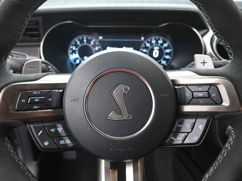 Used 2022 Ford Mustang Shelby GT500 w/ Technology Package image 16