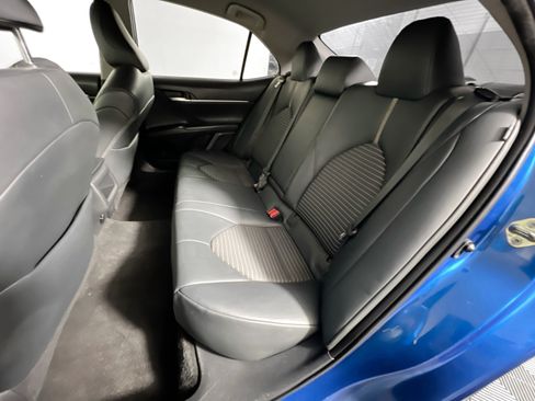 Used 2019 Toyota Camry SE w/ Convenience Package FWD image 29
