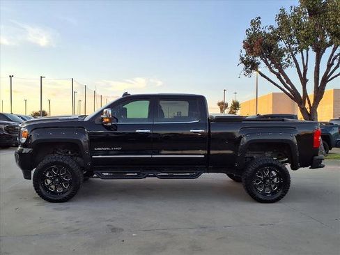 Used 2019 GMC Sierra 2500 Denali w/ Duramax Plus Package image 27
