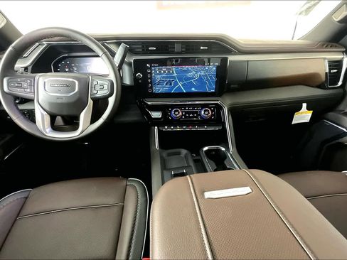 Used 2025 GMC Sierra 2500 Denali w/ Denali Reserve Package image 5