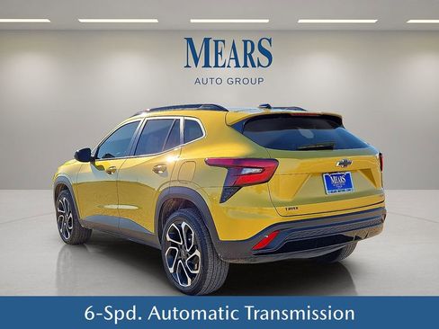 Used 2024 Chevrolet Trax RS w/ Driver Confidence Package image 4