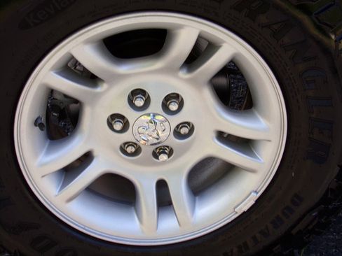 Used 2004 Dodge Dakota 4x4 Regular Cab w/ Tire & Handling Group image 21