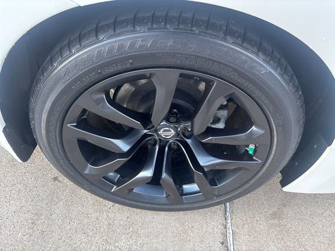 Used 2019 Nissan 370Z Touring RWD image 6
