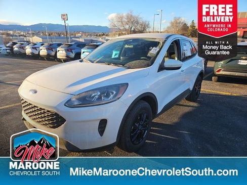 Used 2020 Ford Escape SE image 1