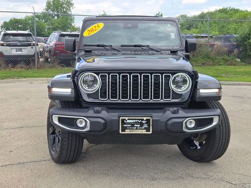 Used 2025 Jeep Wrangler Unlimited Sahara w/ Safety Group AWD/4WD image 4