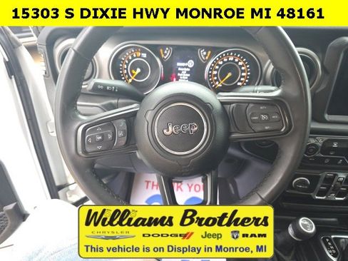 Certified 2023 Jeep Gladiator Sport image 16