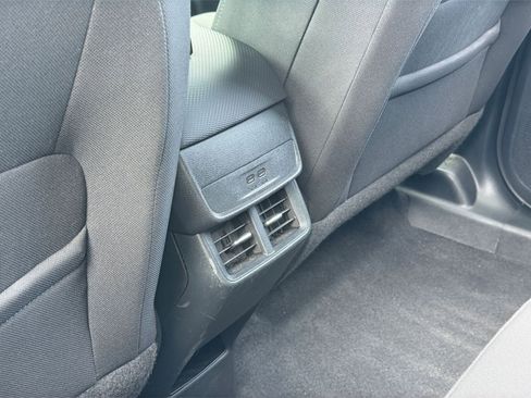 Used 2025 Chevrolet Equinox LT image 23