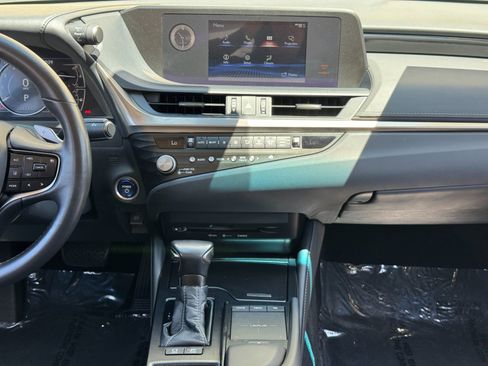 Used 2021 Lexus ES 300h w/ Accessory Package 2 image 23