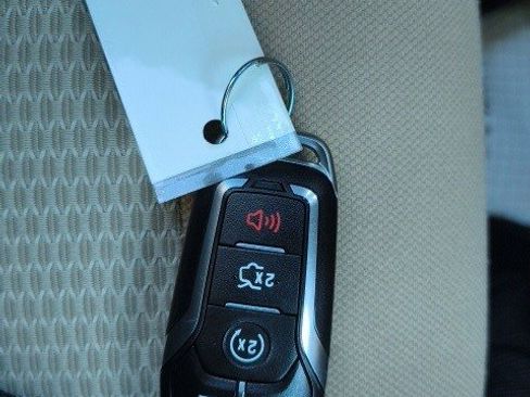 Used 2016 Ford Explorer XLT w/ Equipment Group 201A image 25