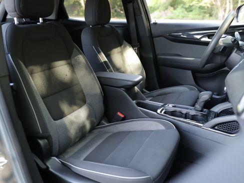 Used 2025 Chevrolet TrailBlazer LT FWD image 26