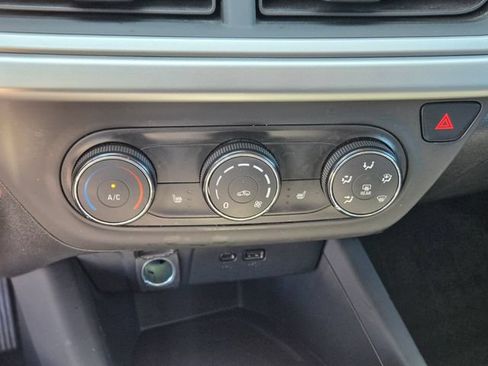 Used 2024 Chevrolet Trax LS w/ LS Convenience Package FWD image 23