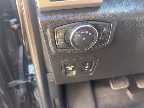 Used 2019 Ford F150 Lariat w/ Equipment Group 502A Luxury image 21