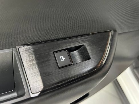 Used 2024 Nissan Rogue S FWD image 20