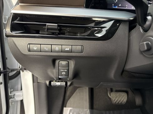 Certified 2025 Nissan Murano Platinum w/ Cargo Package AWD/4WD image 17