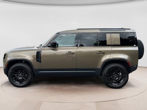Used 2023 Land Rover Defender 110 S AWD/4WD image 2