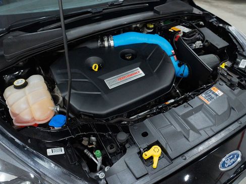 Used 2017 Ford Focus RS image 44