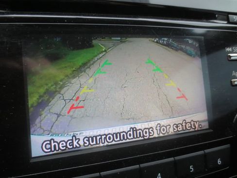 Used 2014 Nissan Rogue SV AWD/4WD image 10