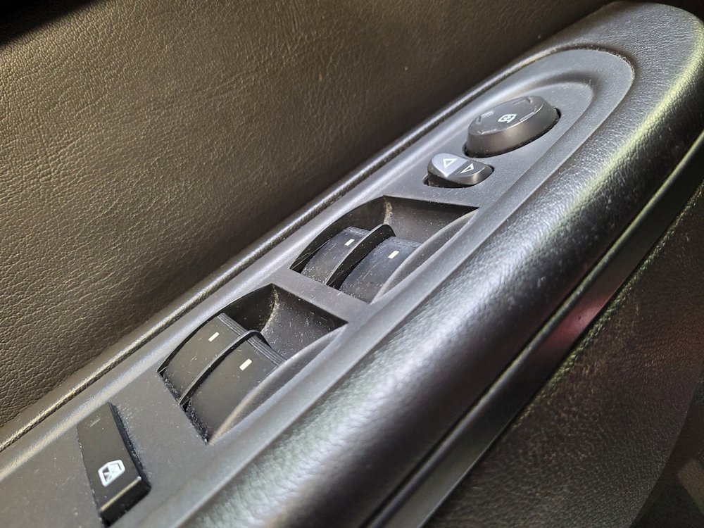 Used 2016 Chevrolet Traverse LT FWD image 27