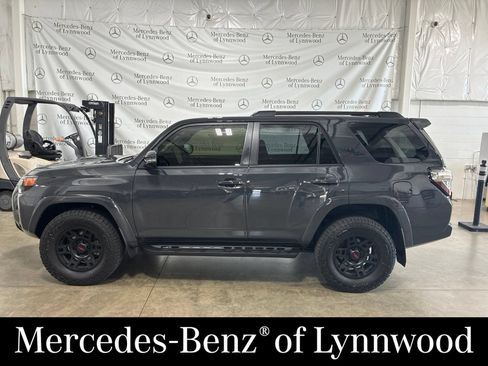 Used 2024 Toyota 4Runner TRD Off-Road Premium w/ Off Road Premium Plus Package AWD/4WD image 2