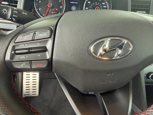 Used 2018 Hyundai Elantra Sport image 16