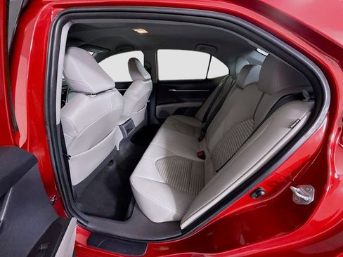 Used 2021 Toyota Camry SE w/ Carpet Mat Package (TMS) image 21