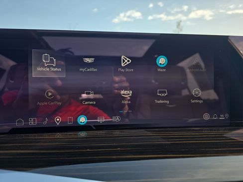 Used 2025 Cadillac Escalade Premium Luxury image 22