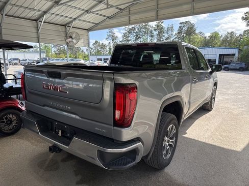 Used 2025 GMC Sierra 1500 SLT image 3