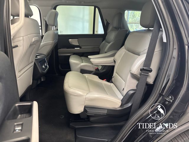 Certified 2025 Ford Expedition Active AWD/4WD image 30