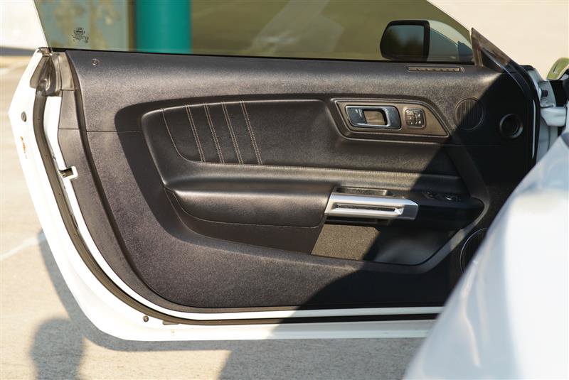 Used 2015 Ford Mustang Coupe RWD image 42