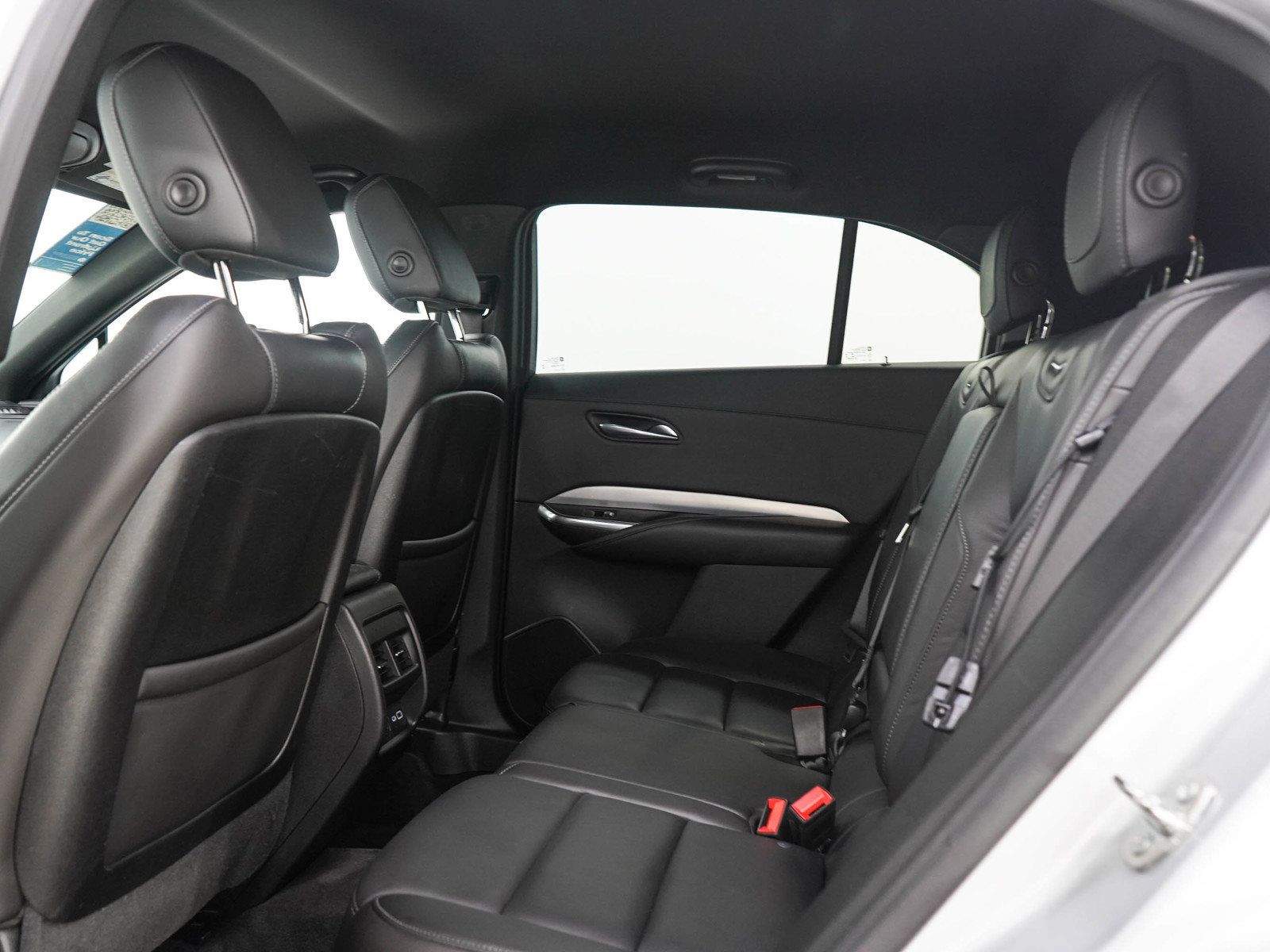 Used 2019 Cadillac XT4 Premium Luxury w/ Cold Weather Package AWD/4WD image 15