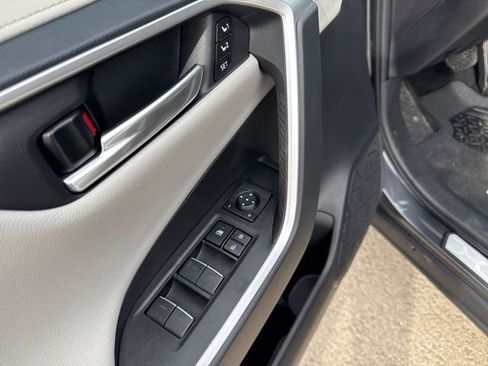 Used 2025 Toyota RAV4 Limited image 14
