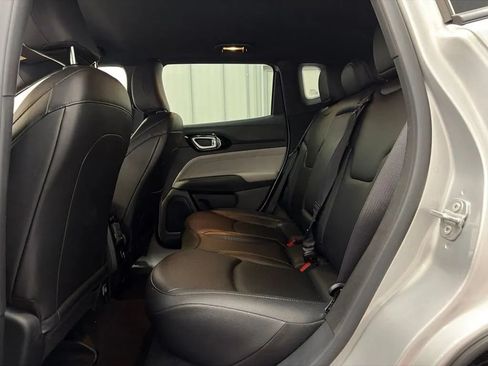 Used 2025 Jeep Compass Limited AWD/4WD image 12